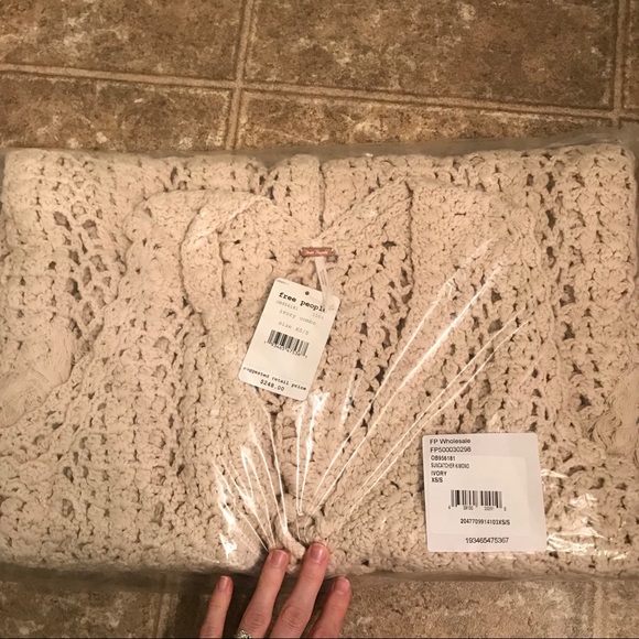 Free People Suncatcher Kimono boho vest w/ fringe - Picture 5 of 7